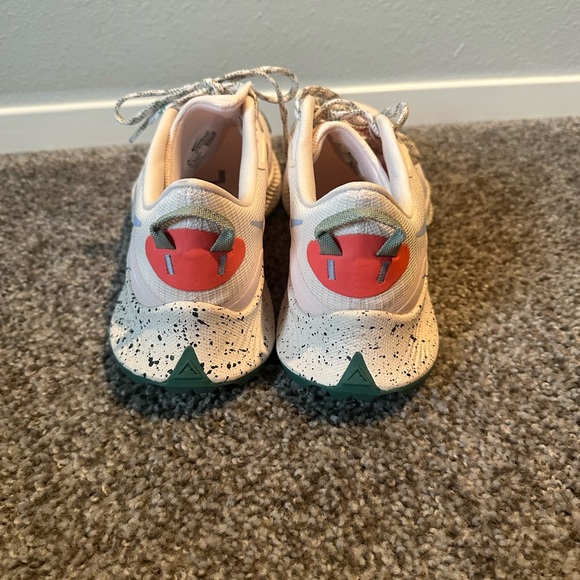 Never worn: Nike Women's Pegasus Trail Running Shoes - White and Red - Picture 6 of 6